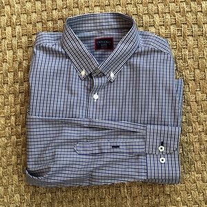Untuckit men’s long sleeve